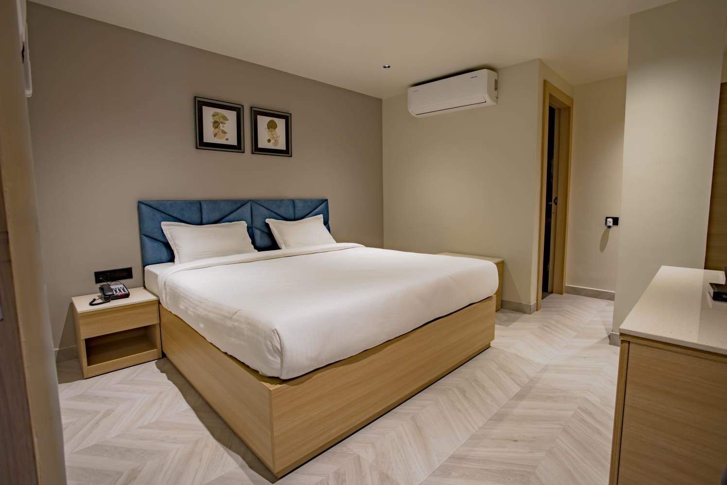 deluxe-room1